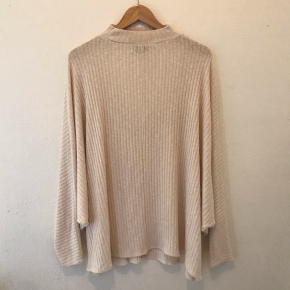 Urban Outfitters Loose Fitting Sweater Top - Picture 4 of 4
